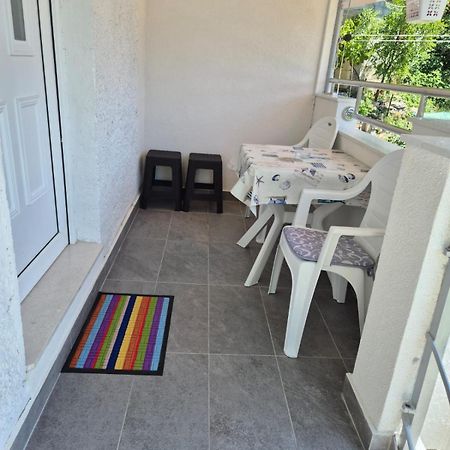 Lovely Apartment Оміш Екстер'єр фото