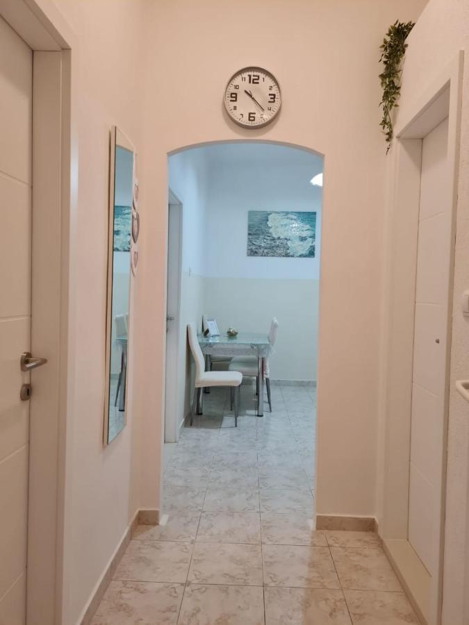 Lovely Apartment Оміш Екстер'єр фото