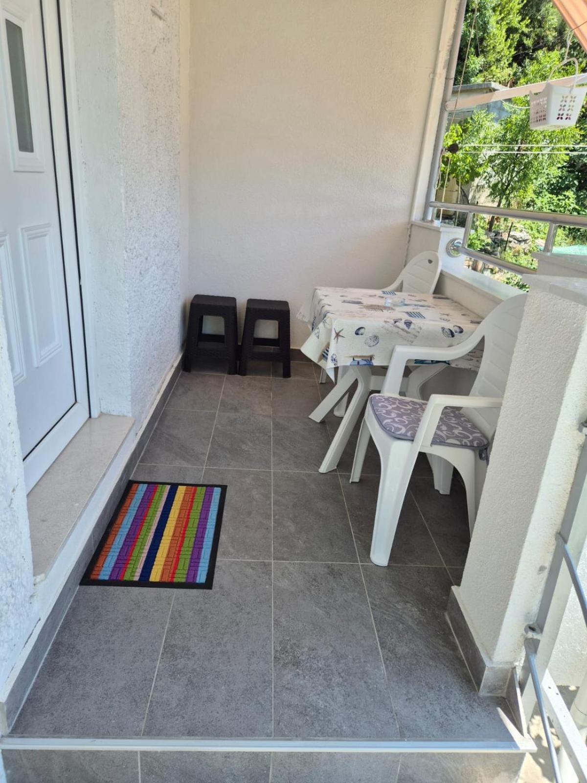 Lovely Apartment Оміш Екстер'єр фото