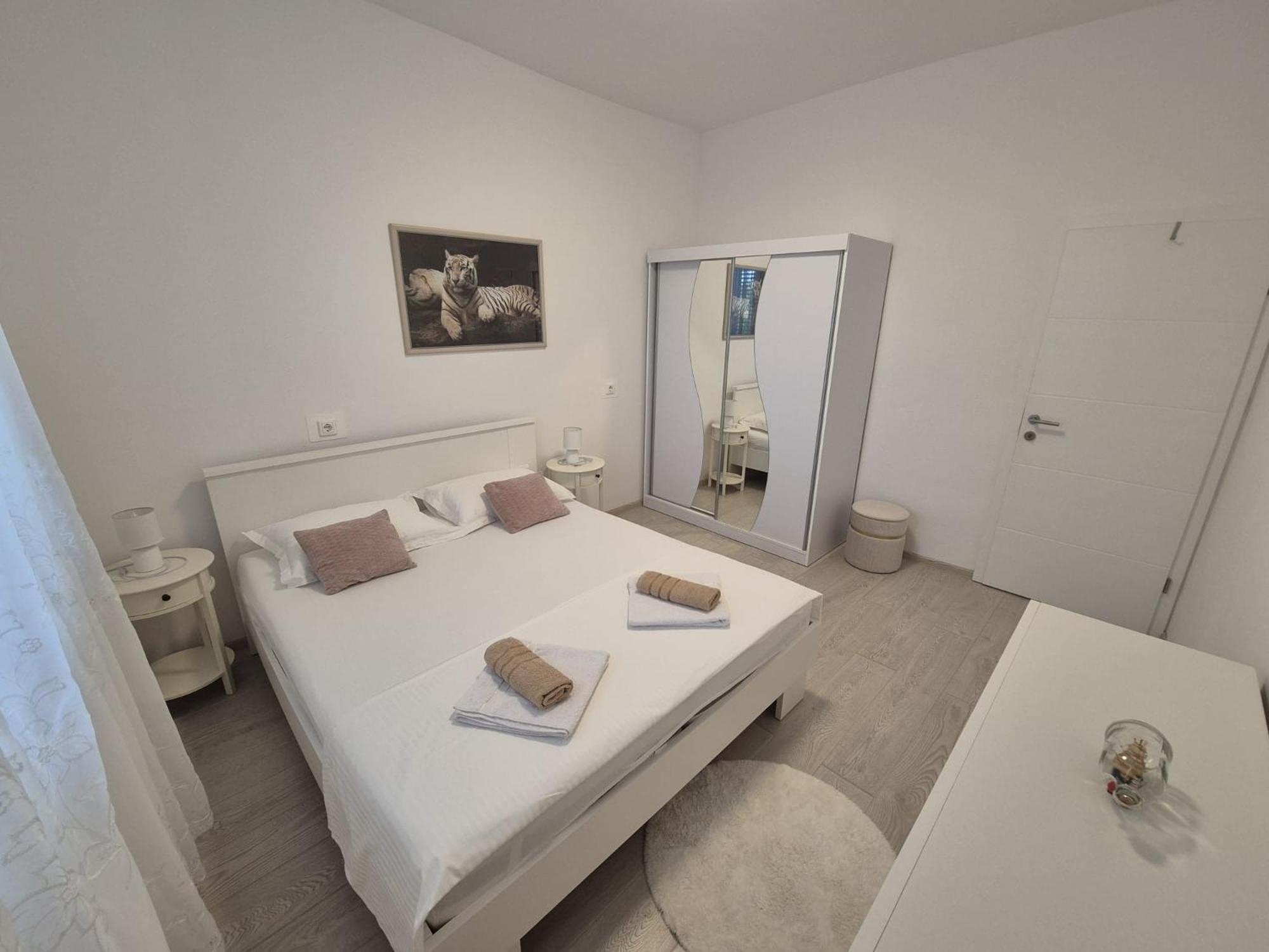 Lovely Apartment Оміш Екстер'єр фото